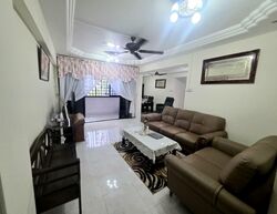 Blk 728 Tampines Courtview (Tampines), HDB 5 Rooms #580913471